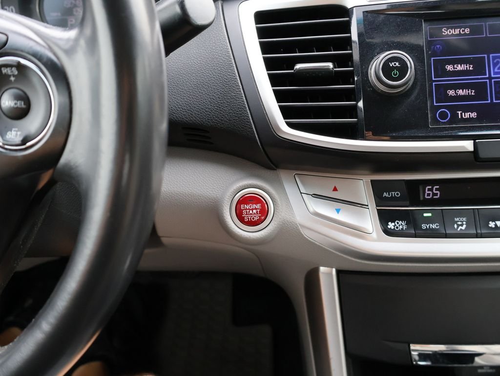 Used 2013  Honda EX-L image 25