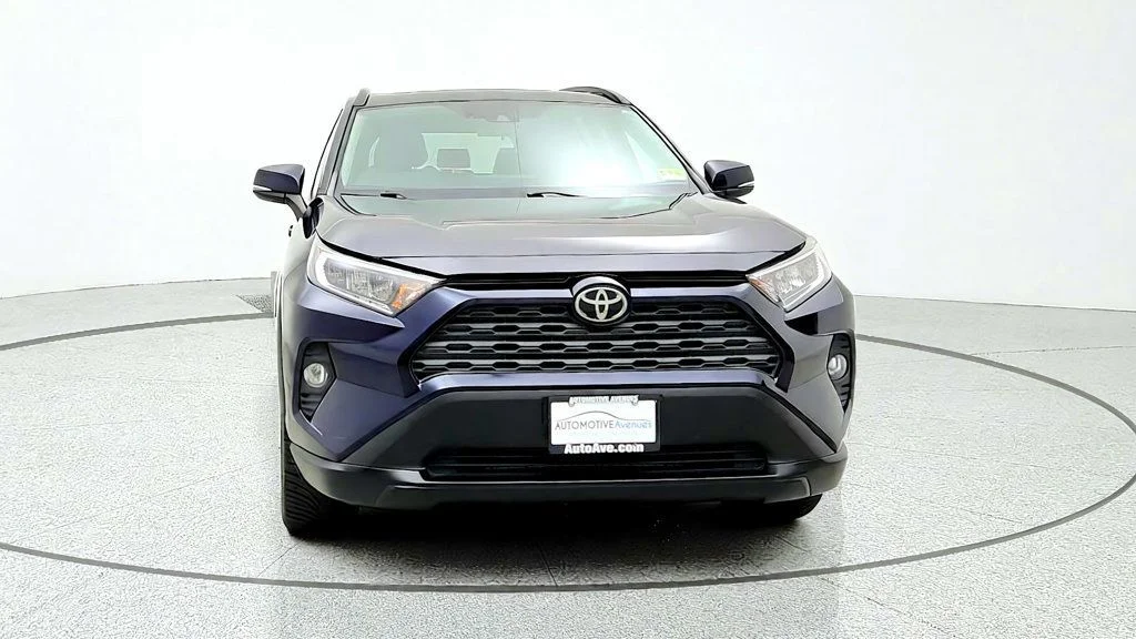 Used 2019 Blueprint Toyota XLE Premium AWD w/ Cold Weather Pkg image 2