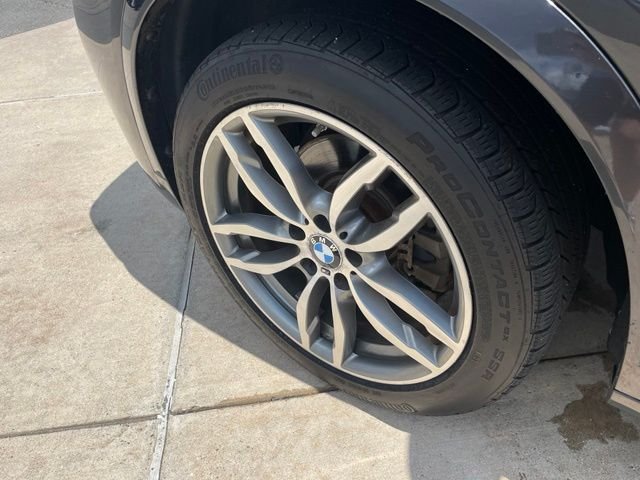 Used 2018 Gray BMW xDrive28i image 11