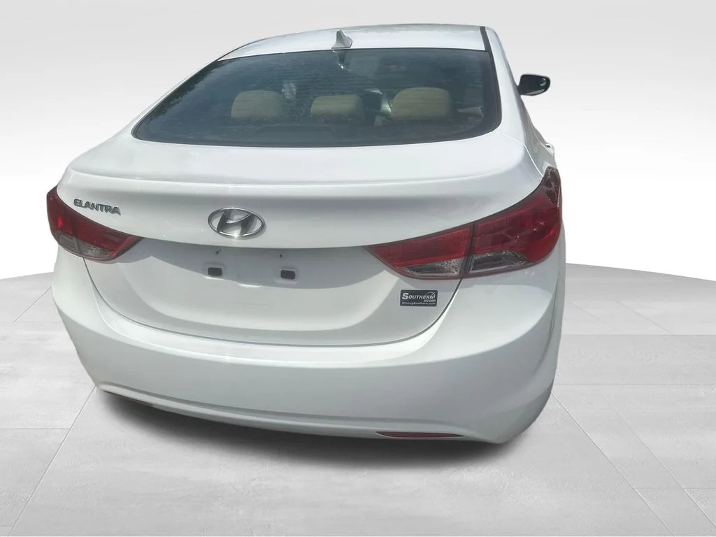 Used 2013 White Hyundai GLS image 21