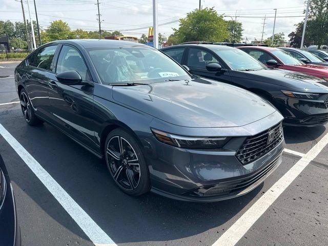 New 2026 Meteorite Gray Metallic Honda SE image 3