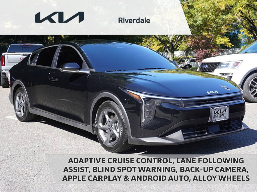 Used 2025 Black Kia LXS image 1