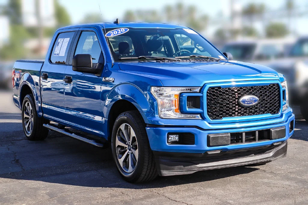 Used 2020 Blue Ford XL image 4