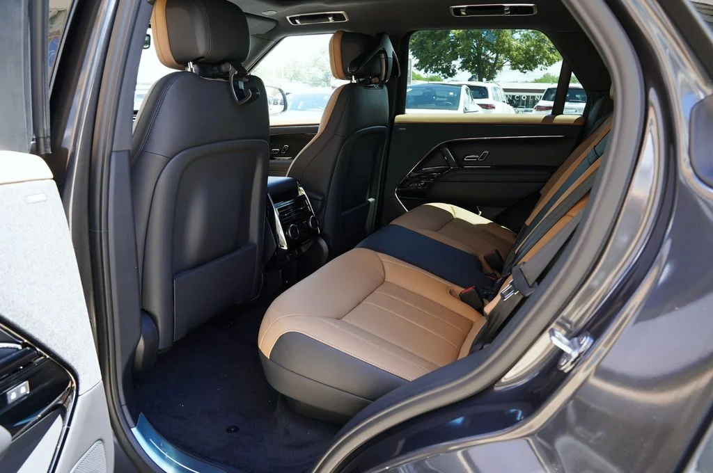 New 2026 Carpathian Grey Land Rover Dynamic SE image 34