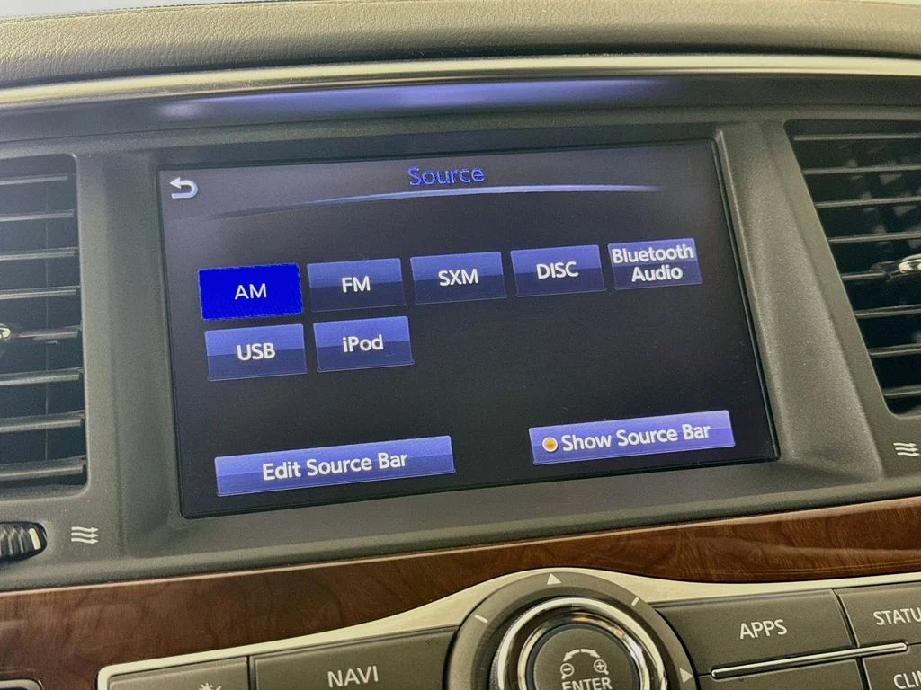 Used 2018 White INFINITI  image 18