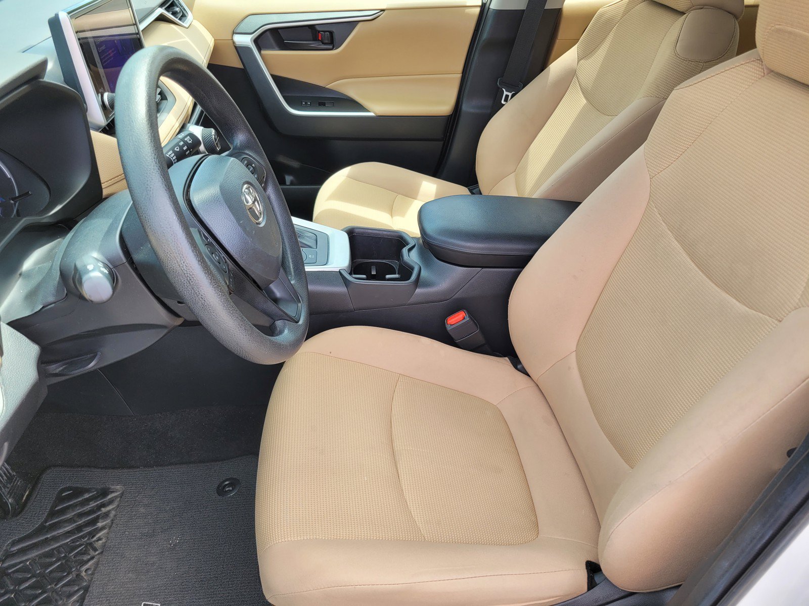 Used 2024  Toyota Hybrid LE image 16