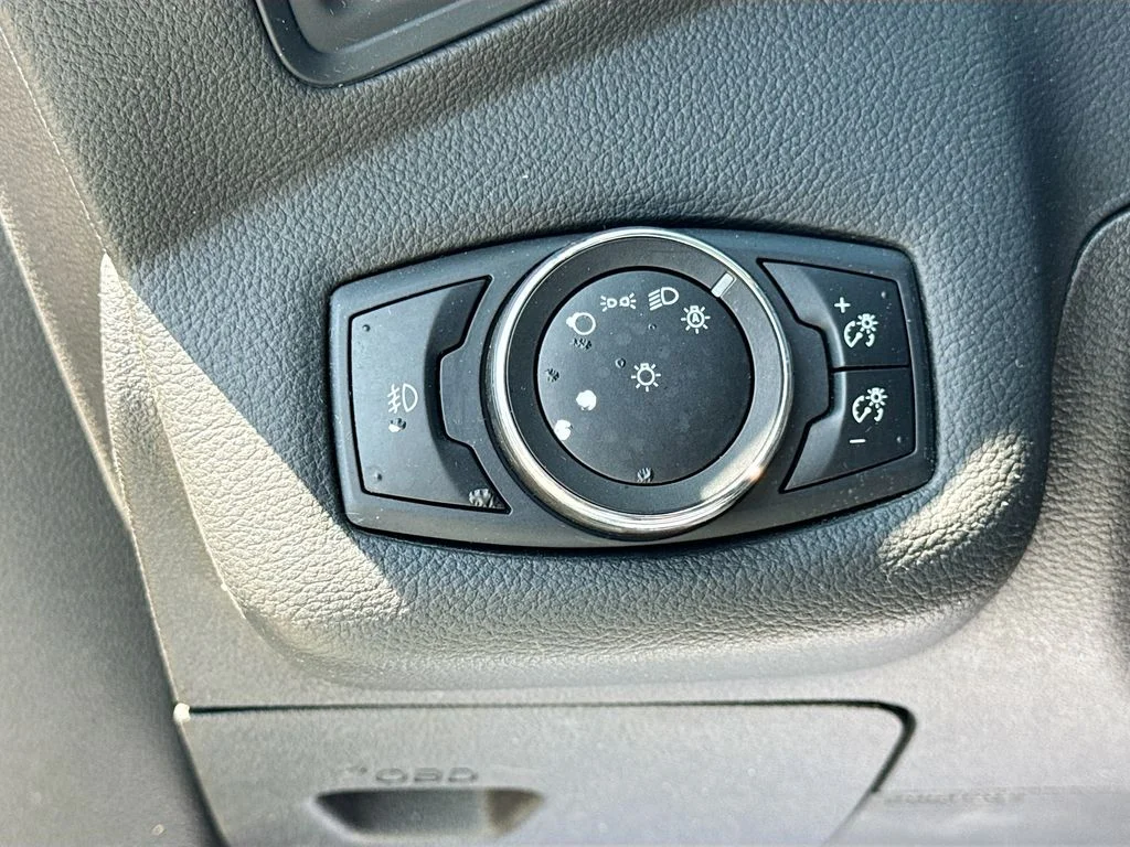 Used 2013 White Ford SE image 10