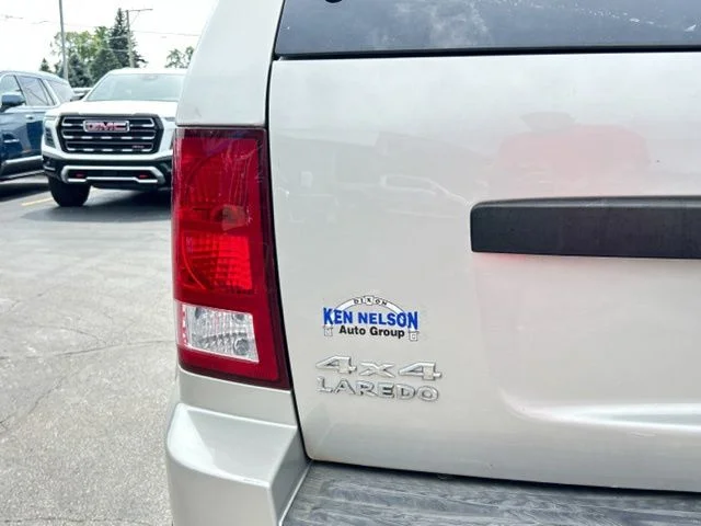 Used 2009 Light Graystone Pearl Jeep Laredo image 9