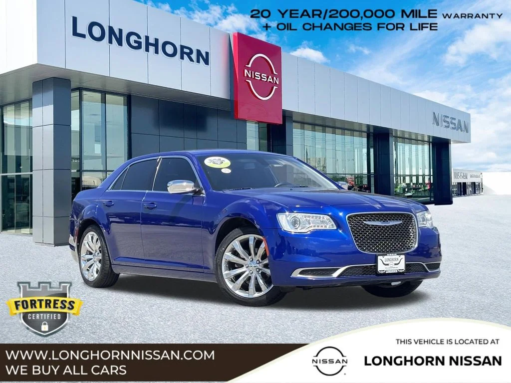 2019 Chrysler 300 Touring's photo