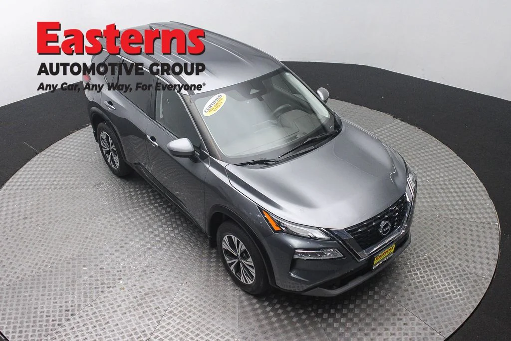 Used 2023 Gray Nissan SV image 3