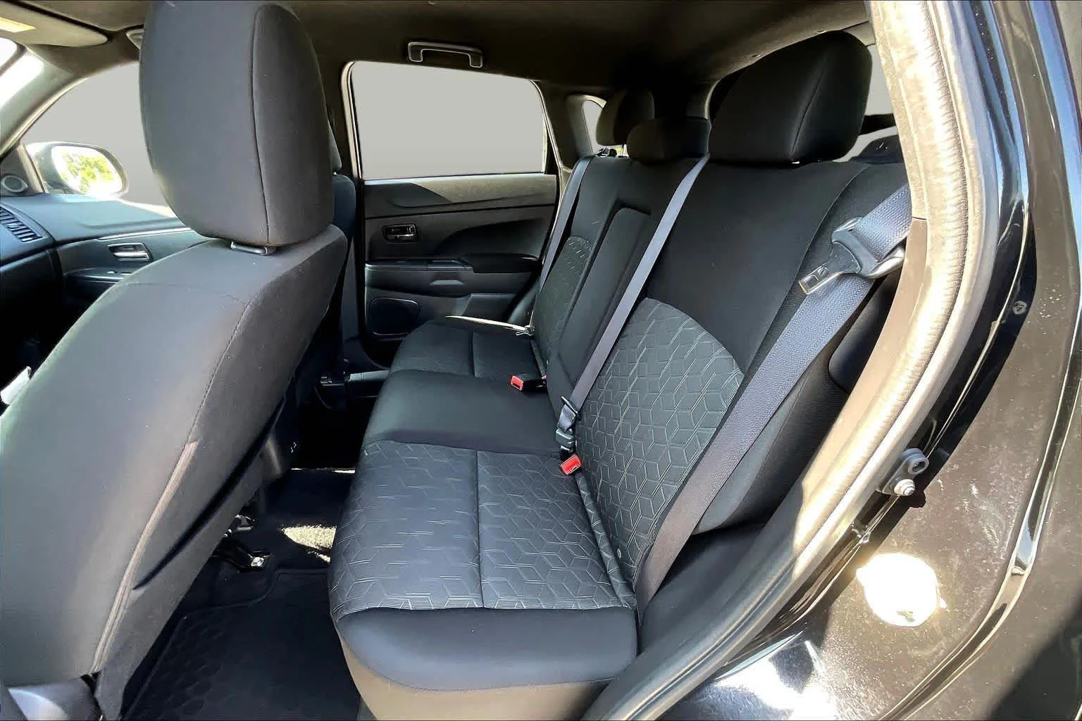 Used 2024 Labrador Black Pearl Mitsubishi Trail Edition image 19