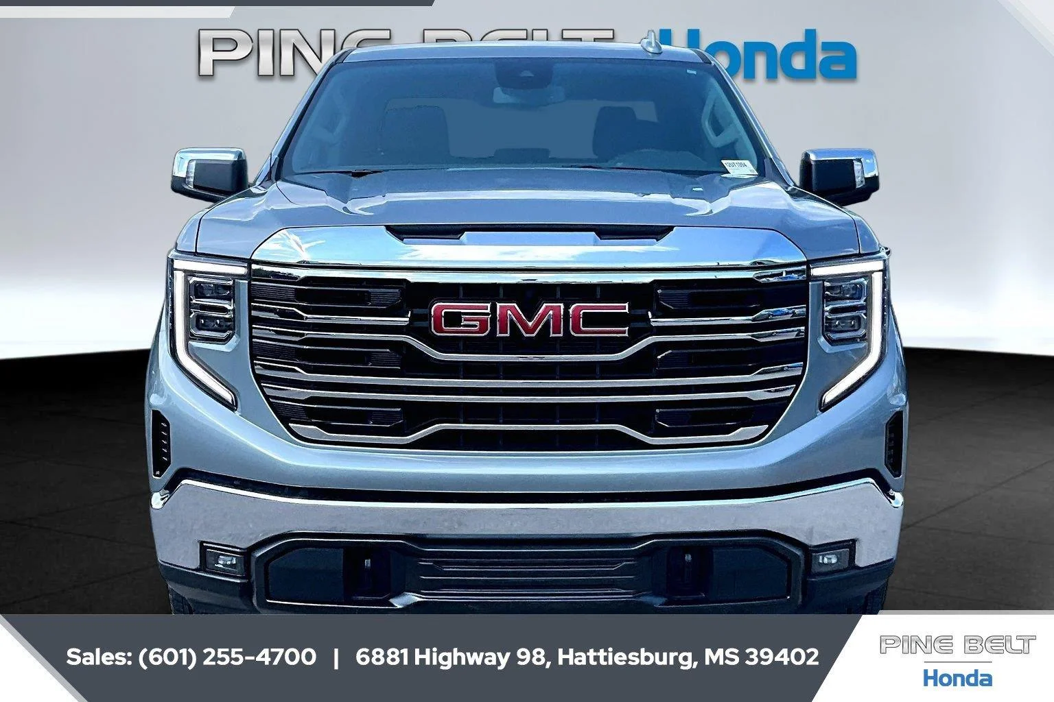 Used 2025 Sterling Metallic GMC SLT image 3
