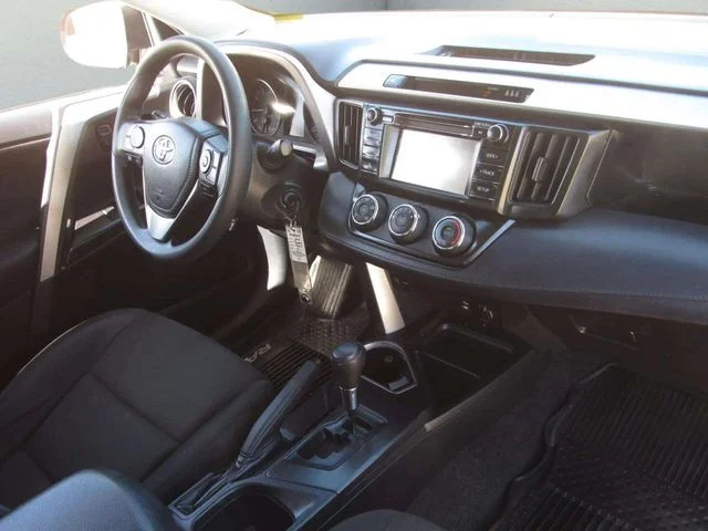 Used 2018 Aqua Toyota LE image 9