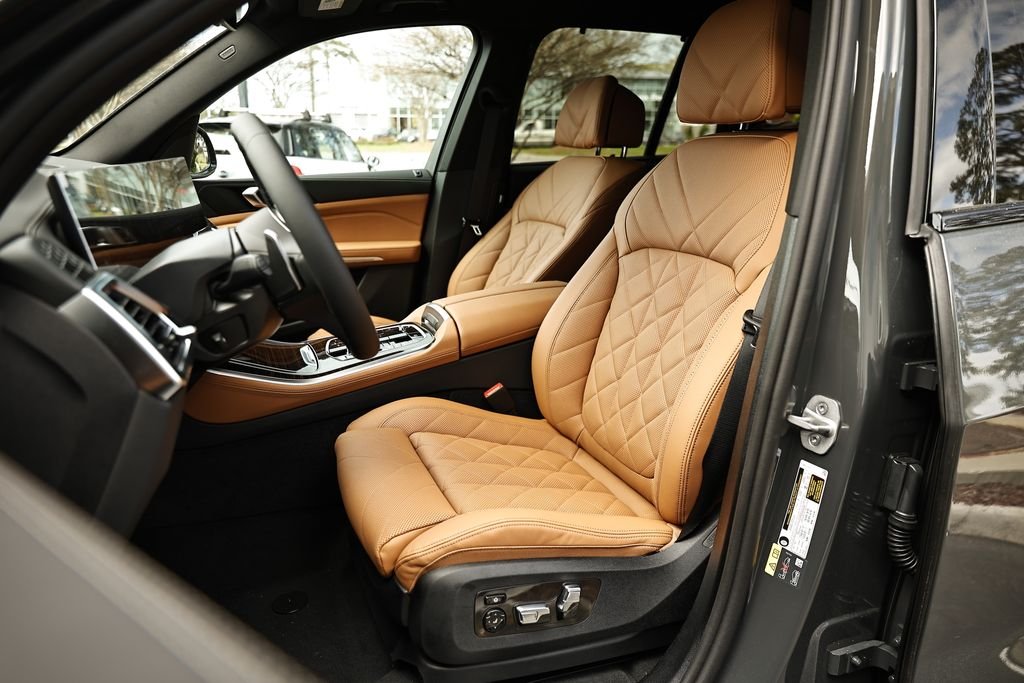 New 2026 Dravit Grey Metallic BMW xDrive50e image 21