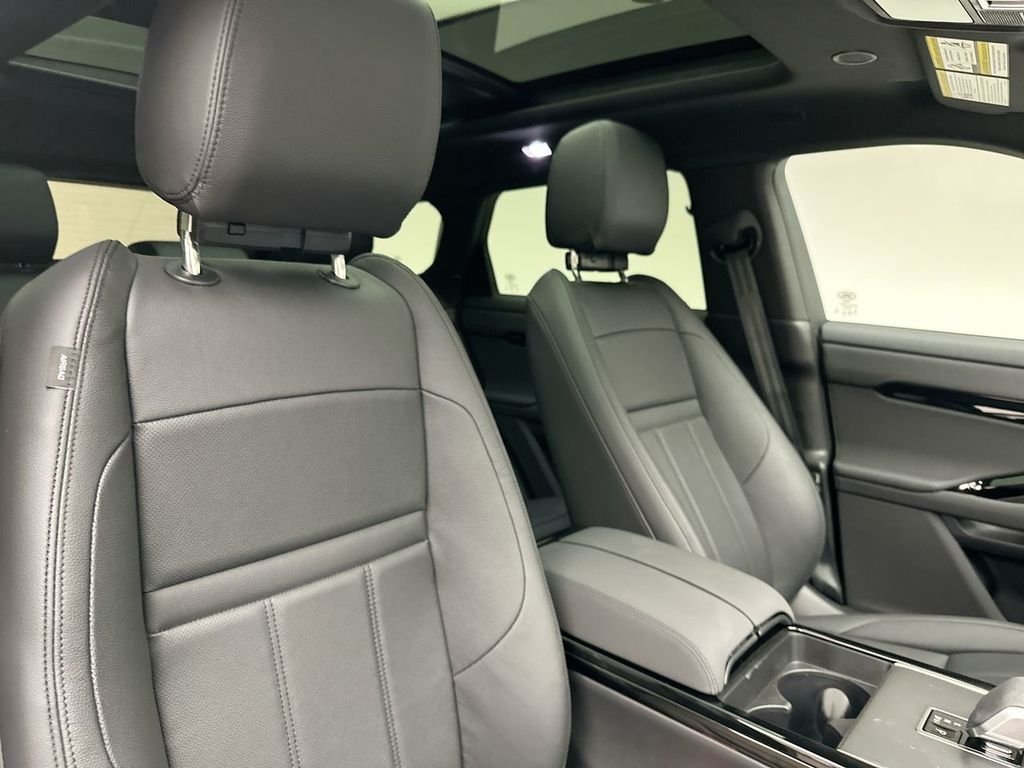 Used 2026 Santorini Black Metallic Land Rover S image 6