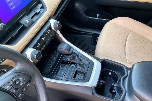 Used 2025 White Toyota XLE image 13