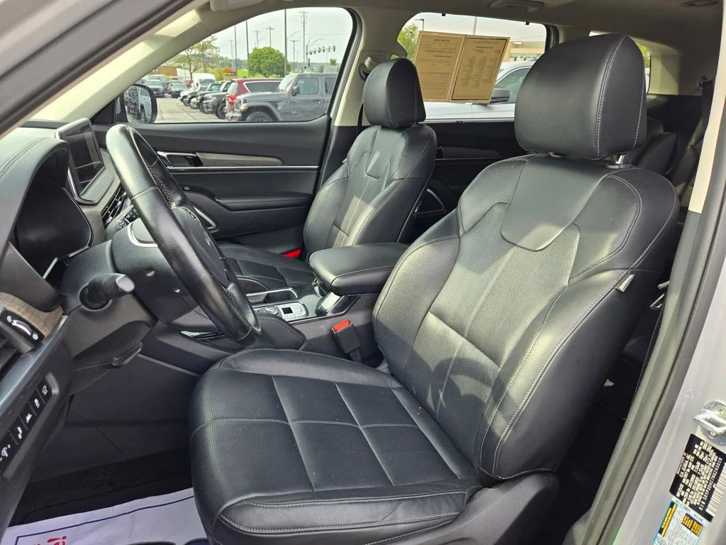 Used 2022 Gray Kia EX image 18