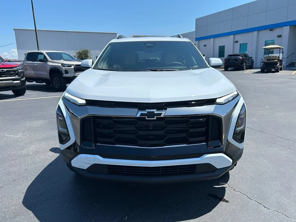 New 2027 Polar White Tricoat Chevrolet ACTIV image 3