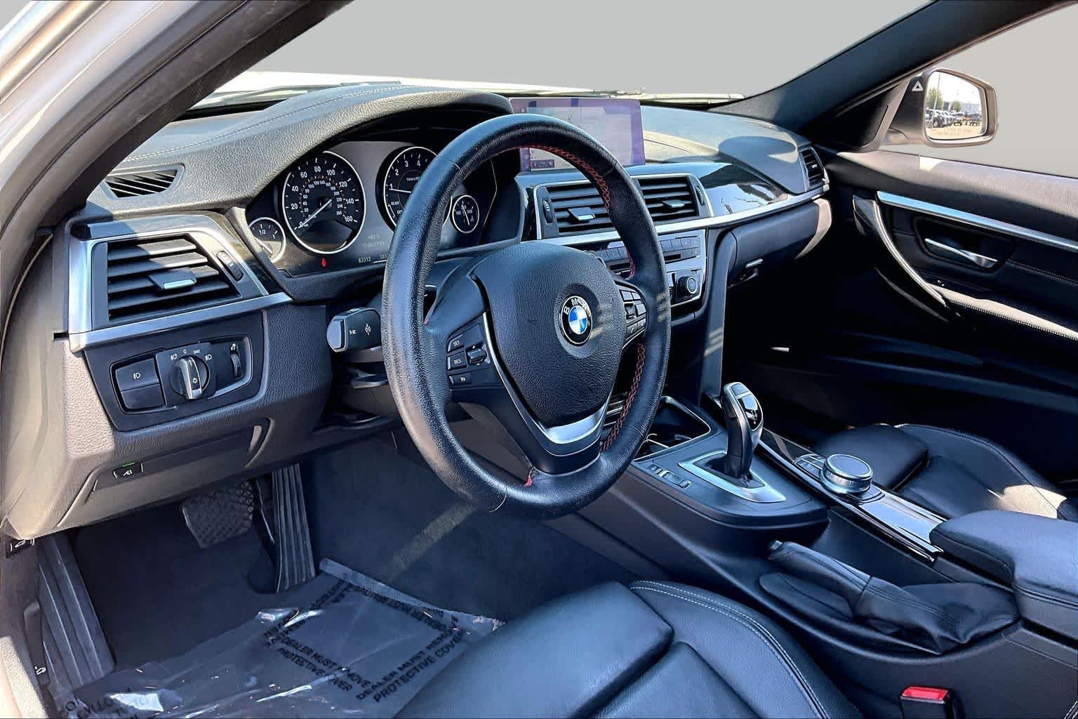 Used 2018 Alpine White BMW 330i image 17