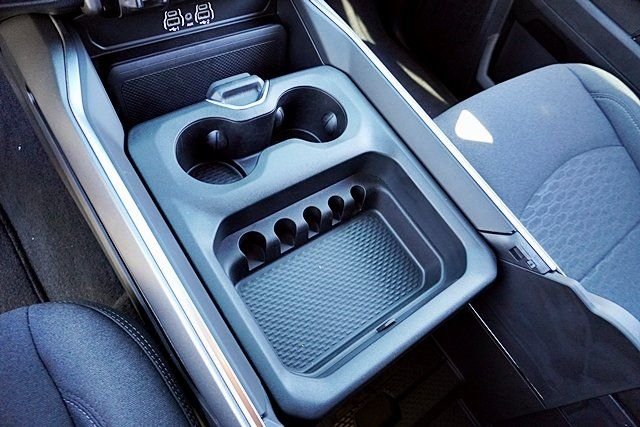 New 2026 Bright White Clear-Coat Exterior Paint RAM Big Horn image 35