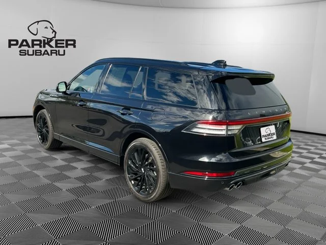 Used 2025 Infinite Black Metallic Clearcoat Lincoln Reserve image 3