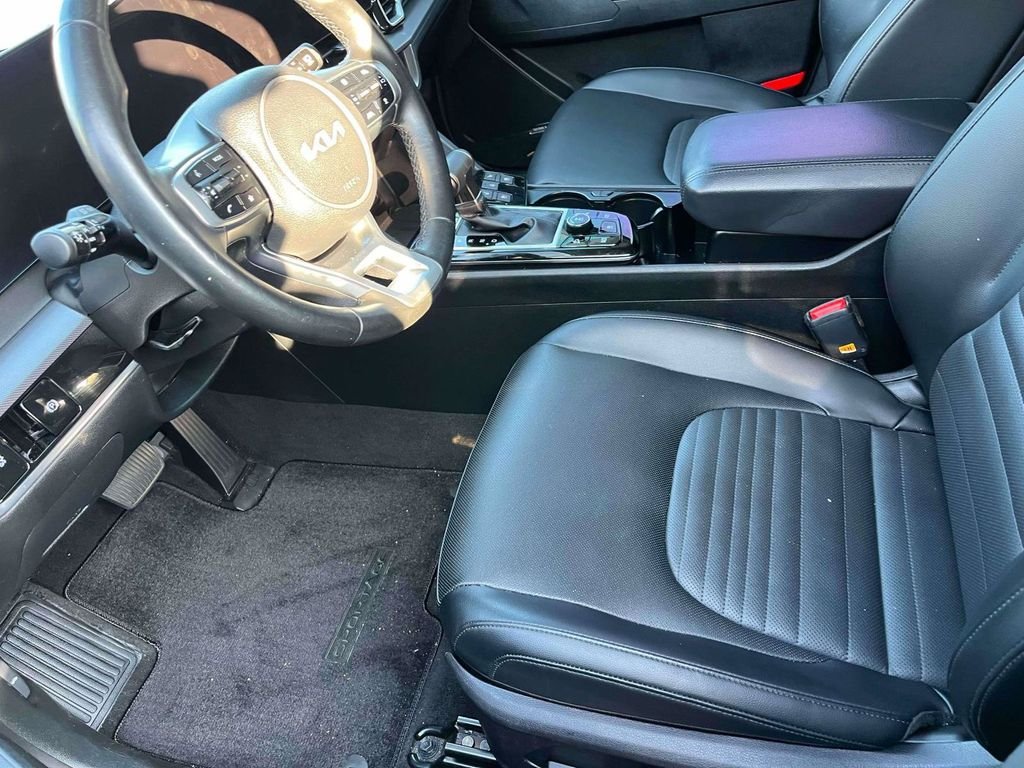 Used 2023 Black Kia SX-Prestige image 5