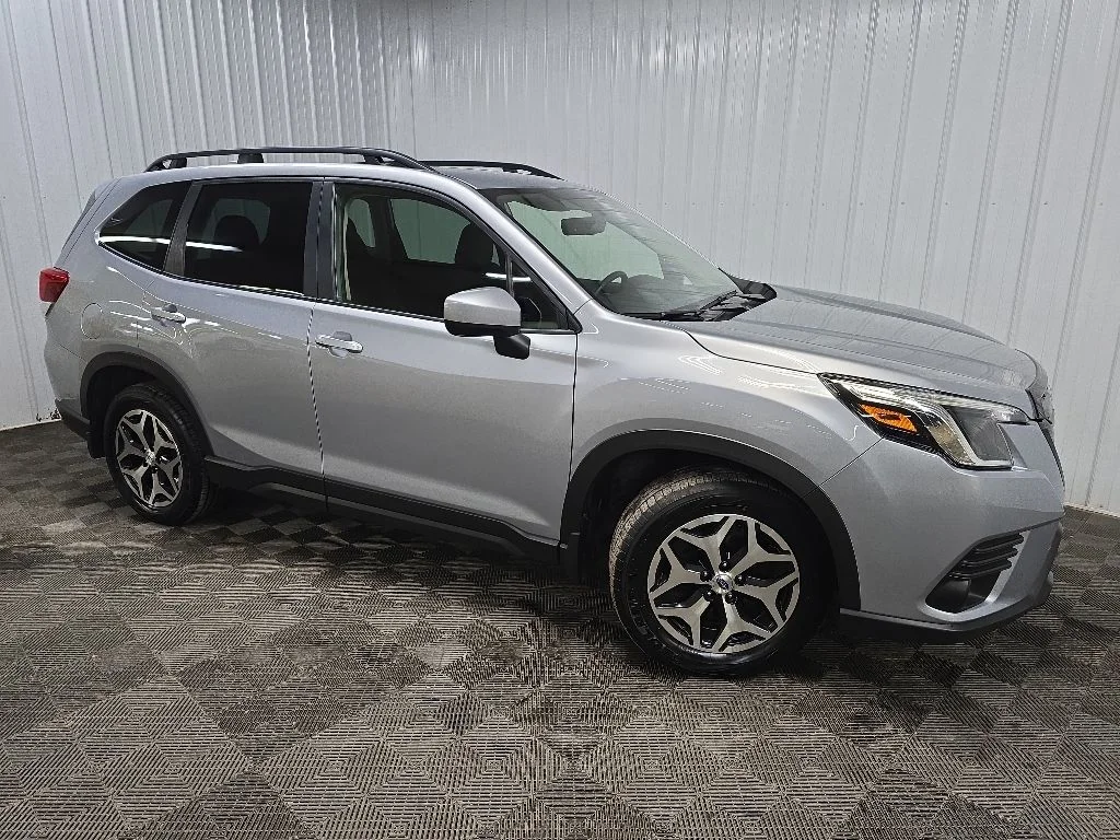 2023 Subaru Forester Premium's photo