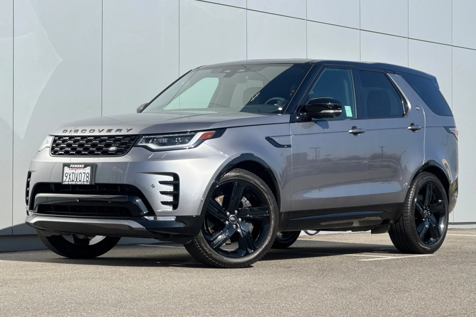 Certified Used 2025 Gray Land Rover Dynamic SE image 1