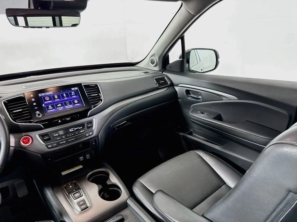 Used 2022 Pacific Pewter Metallic Honda RTL-E image 23