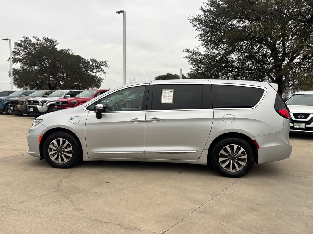Used 2023 Chrysler Pacifica Hybrid Limited with VIN 2C4RC1S71PR618118 for sale in Bastrop, TX