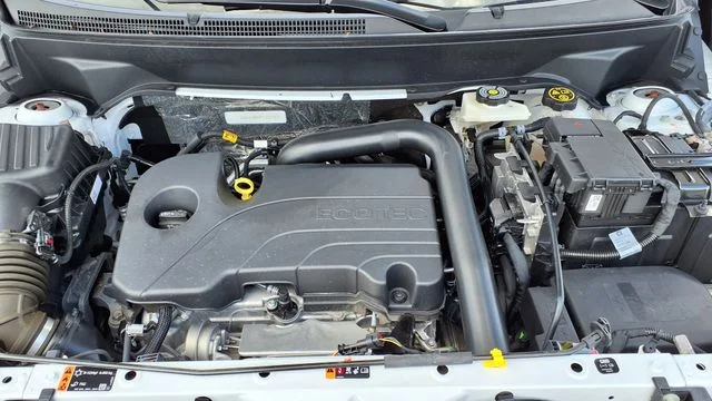 Used 2023 White GMC SLE image 33