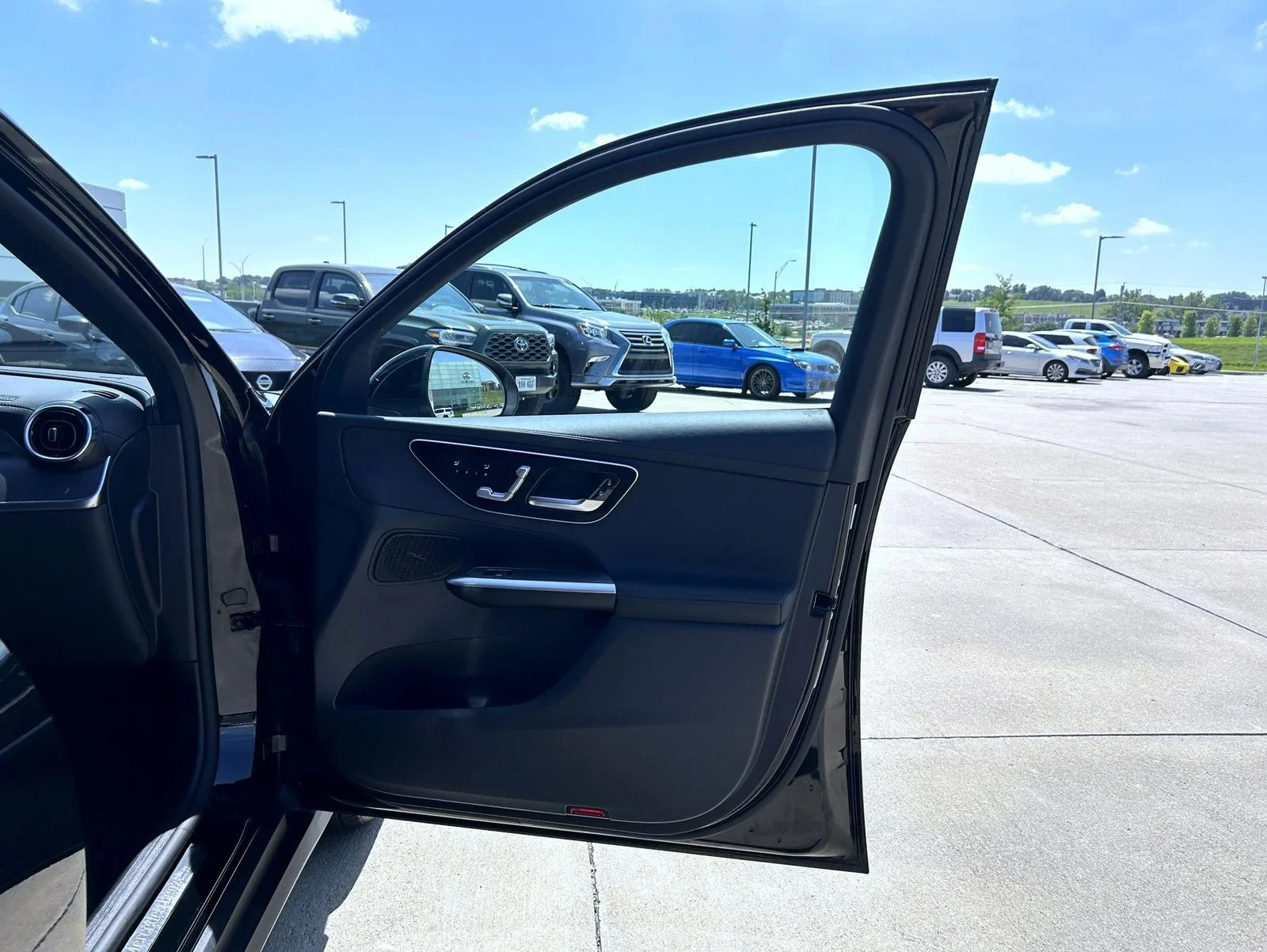 Used 2024 Black Mercedes-Benz GLC 300 image 17