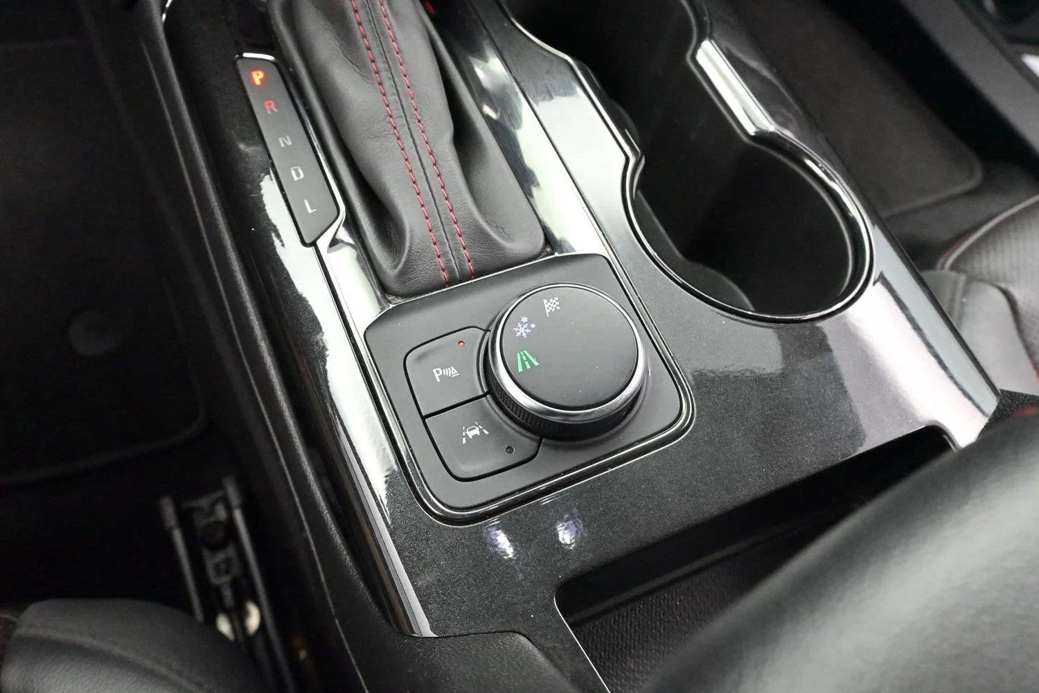 Used 2020 NIGHTFALL GRAY METALLIC Chevrolet RS image 20