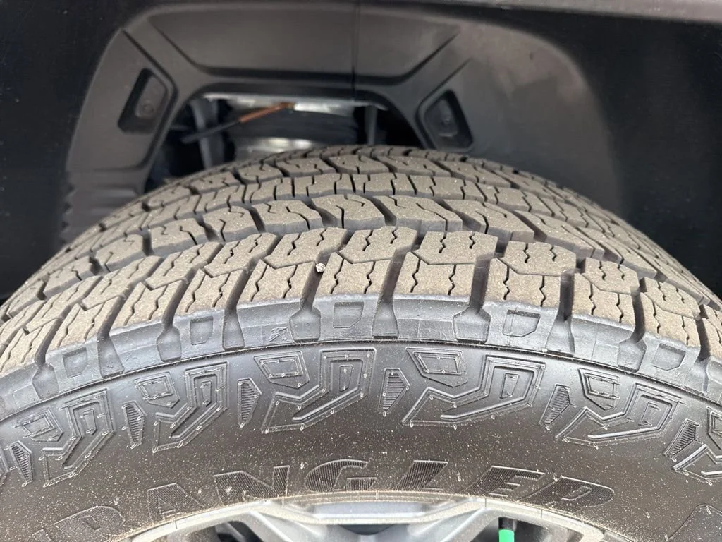 Used 2025 Meteorite Metallic (Grey) GMC 3X image 38