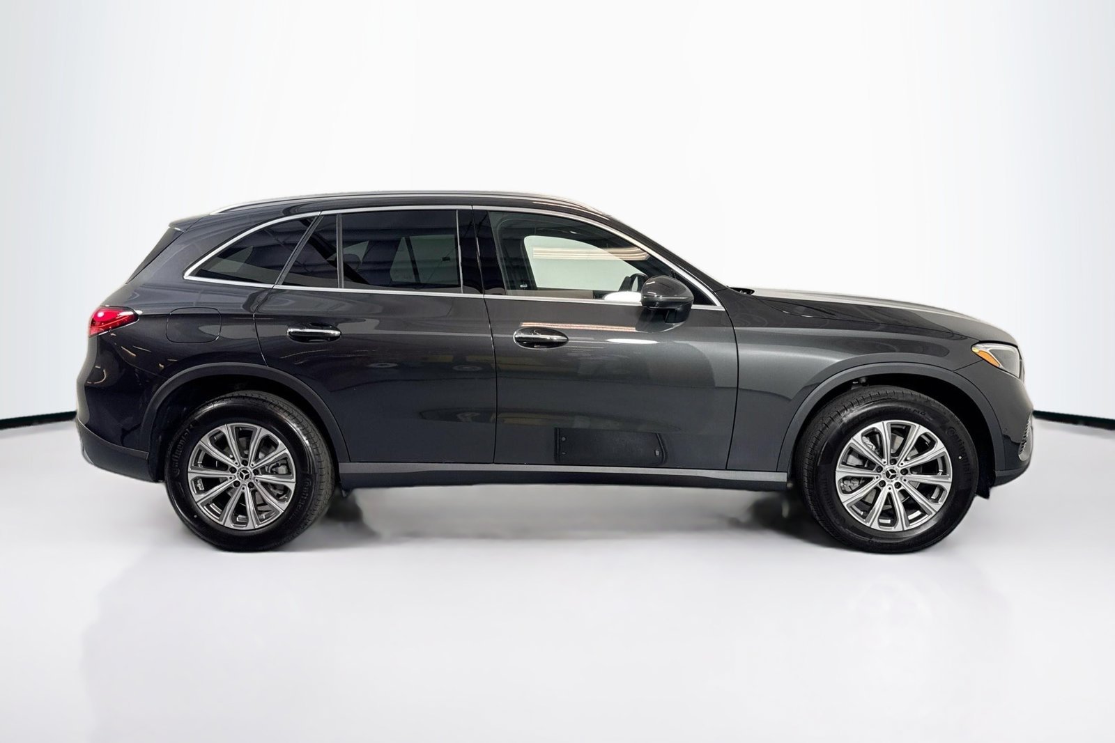 New 2026 Graphite Grey Metallic Mercedes-Benz GLC 300 image 4