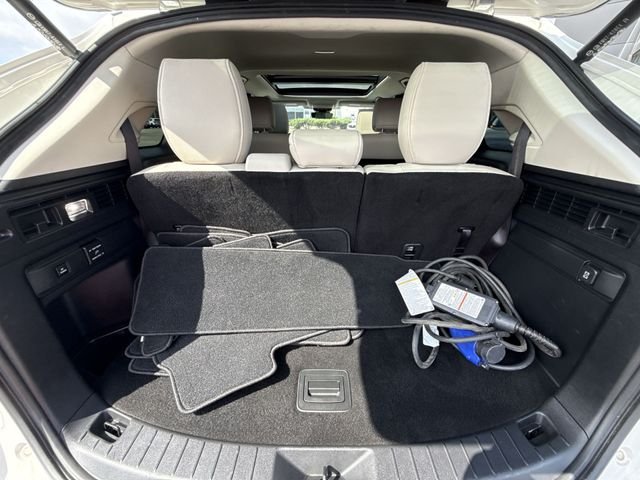 Used 2024 White Mazda Premium image 27