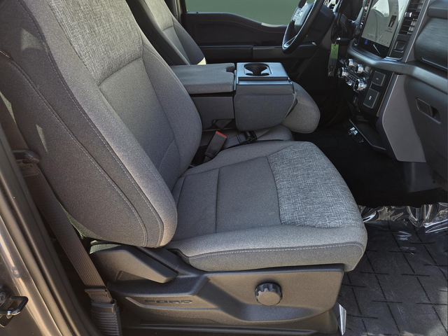 Used 2024 Gray Ford XLT image 28