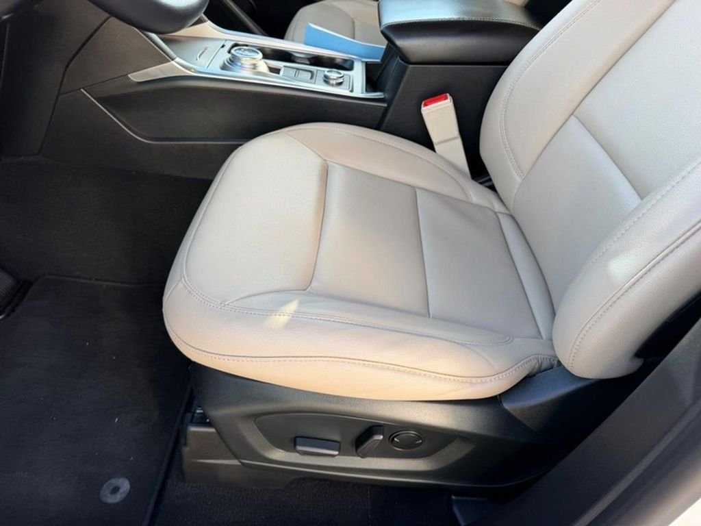 Used 2020 Star White Metallic Tri-Coat Ford XLT image 21