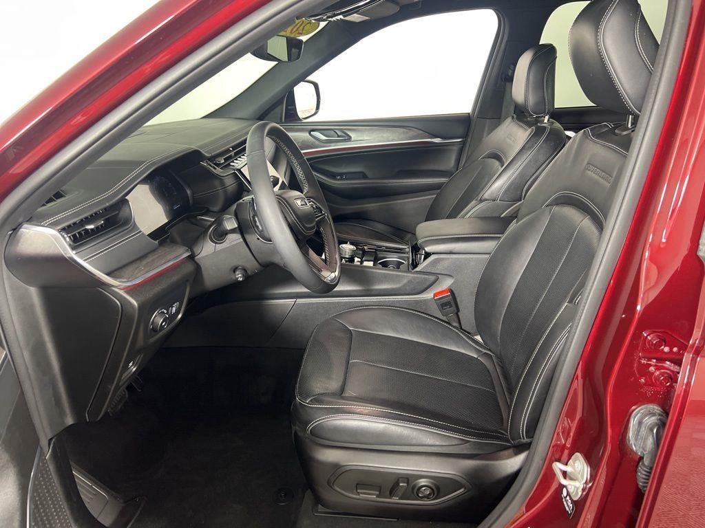 Used 2024 Velvet Red Pearlcoat Jeep Overland image 11