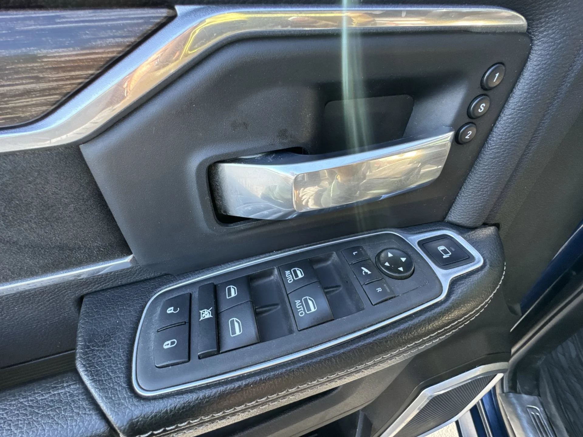 Certified Used 2021 Patriot Blue Pearlcoat Ram Laramie image 13