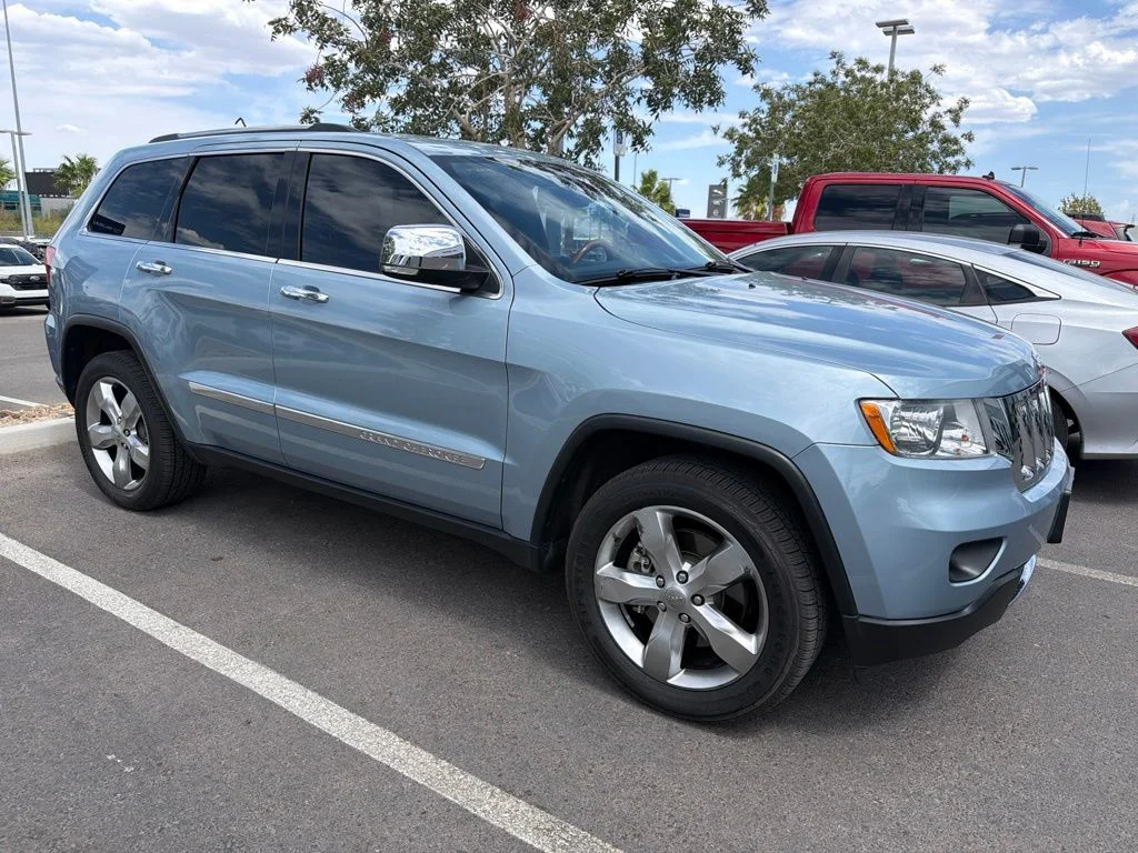 Used 2013 Beige Jeep Overland image 9