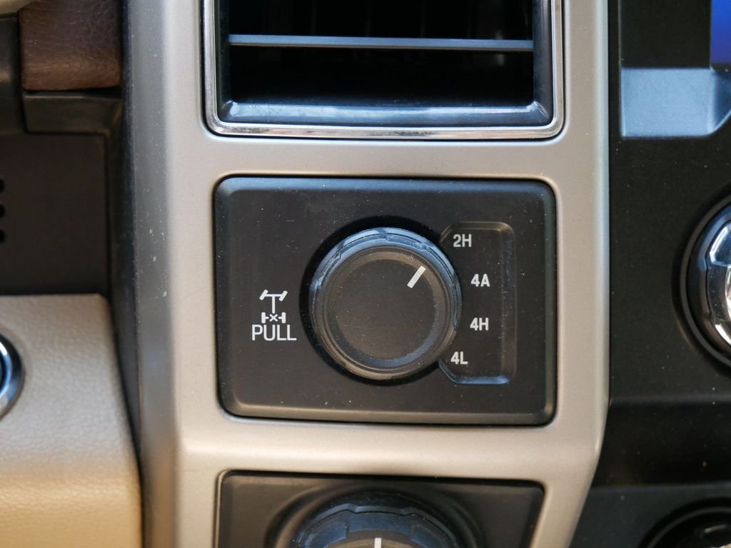 Used 2019 White Ford Lariat image 23