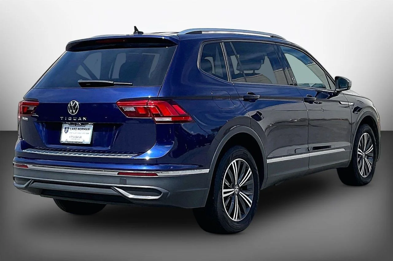 Used 2024  Volkswagen 2.0T Wolfsburg Edition image 8