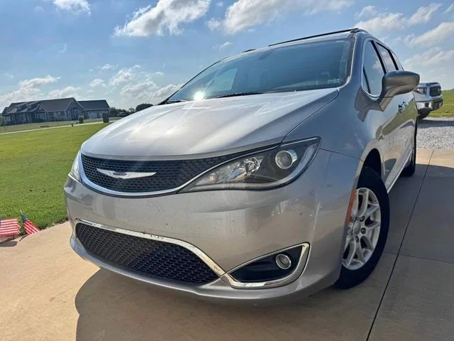 Used 2020 Billet Silver Metallic Clearcoat Chrysler Touring L image 1