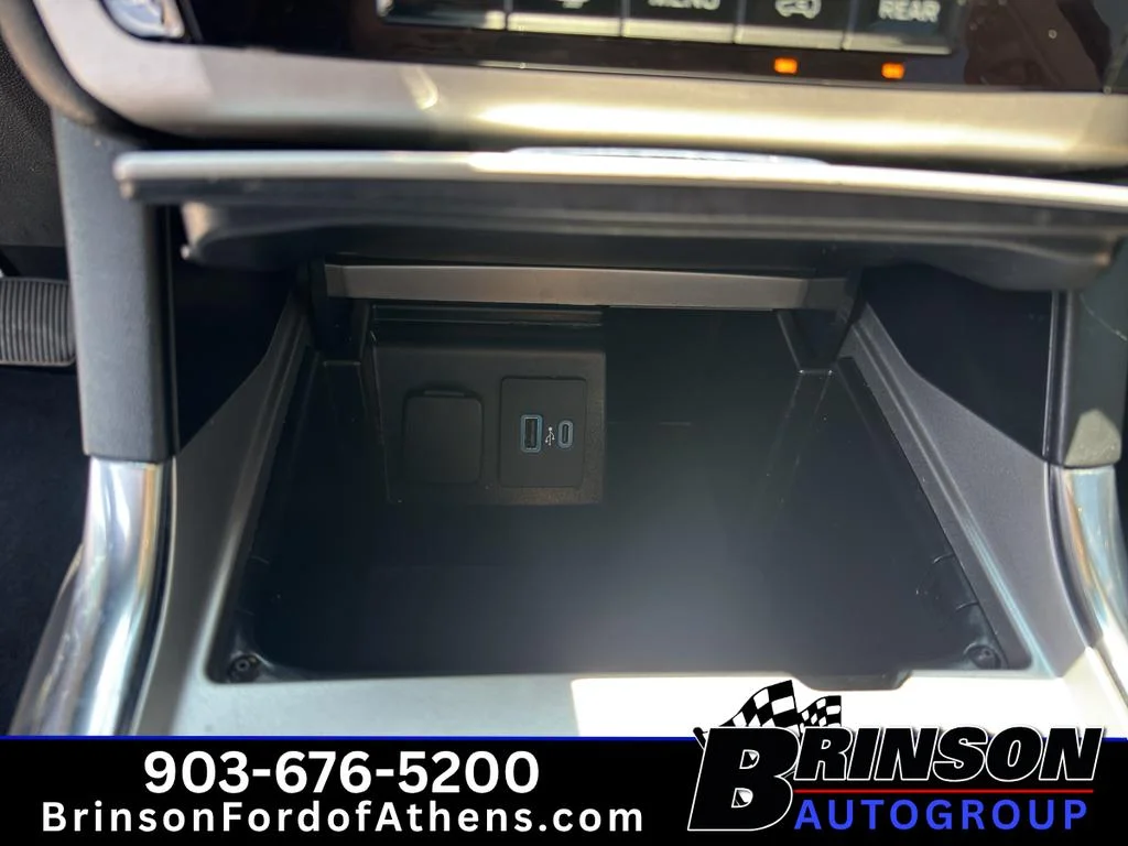 Used 2023 Star White Metallic Tri-Coat Ford XLT image 29
