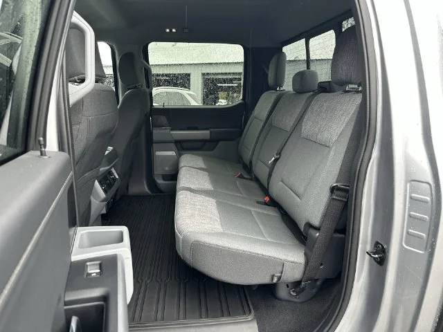 Used 2024 Silver Ford XLT image 22