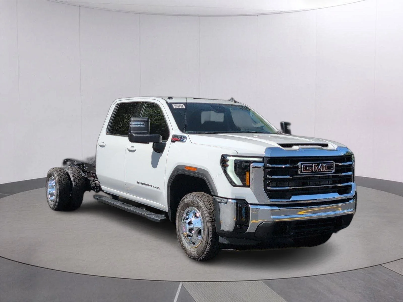 New 2026 Summit White GMC SLE image 6