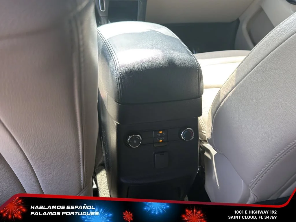 Used 2018 Beige Ford XLT image 25