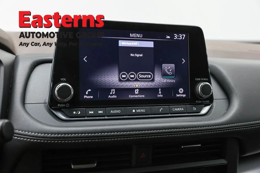 Used 2023 Gray Nissan SV image 18