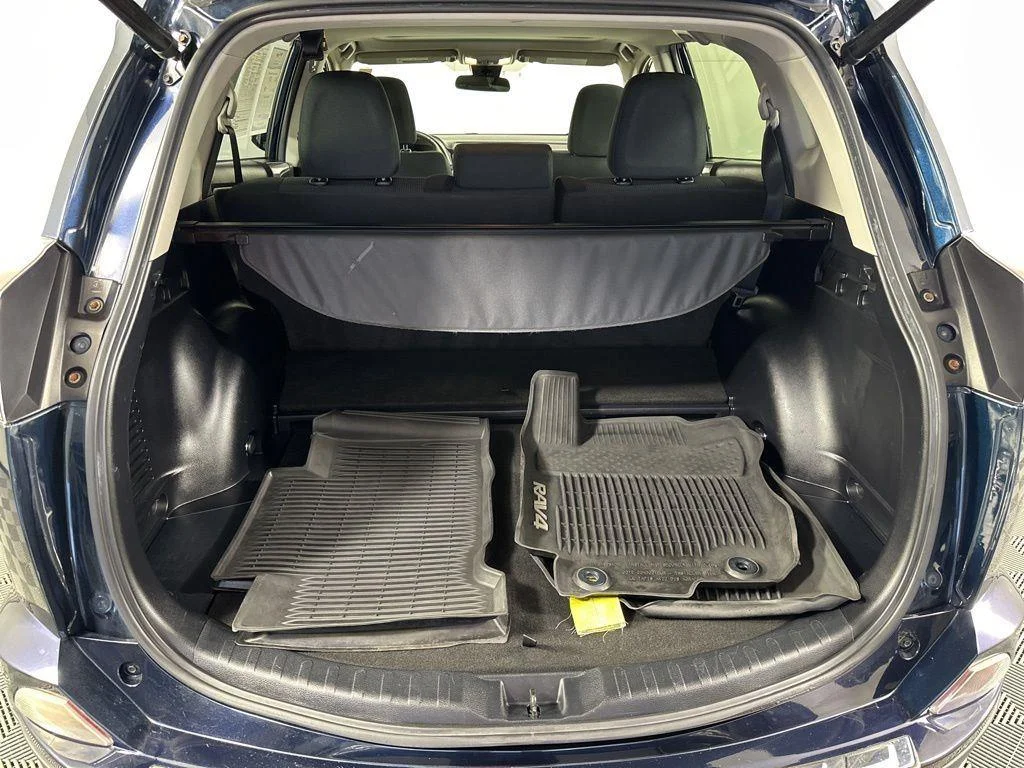 Used 2018 Aqua Toyota XLE image 6